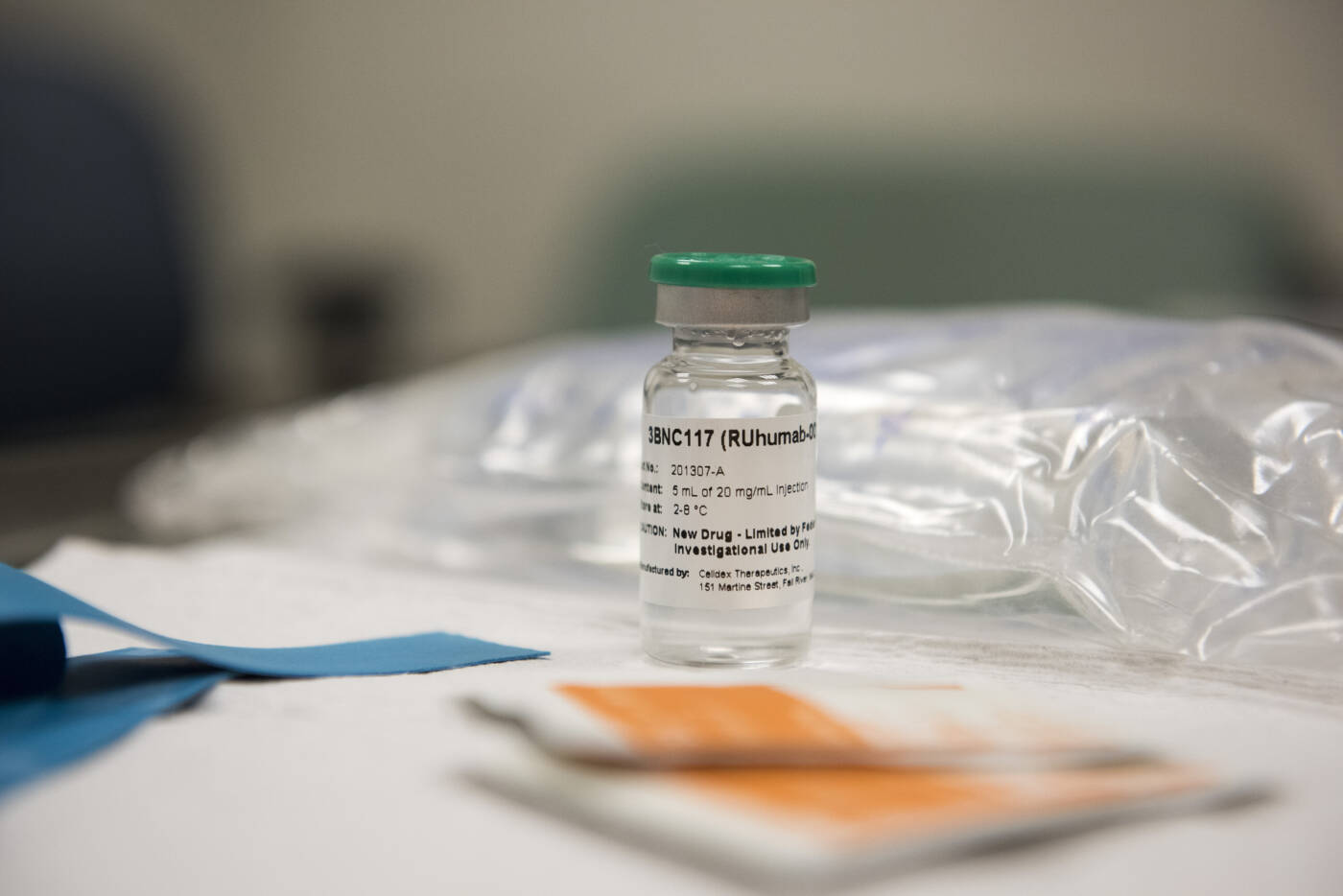 Real estate developer Robert Wennett makes a new gift to advance antibody research at Rockefeller aimed at a cure for HIV infection.