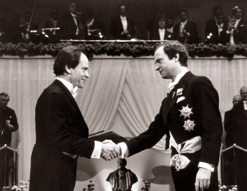 Torsten Wiesel receiving the Nobel Prize