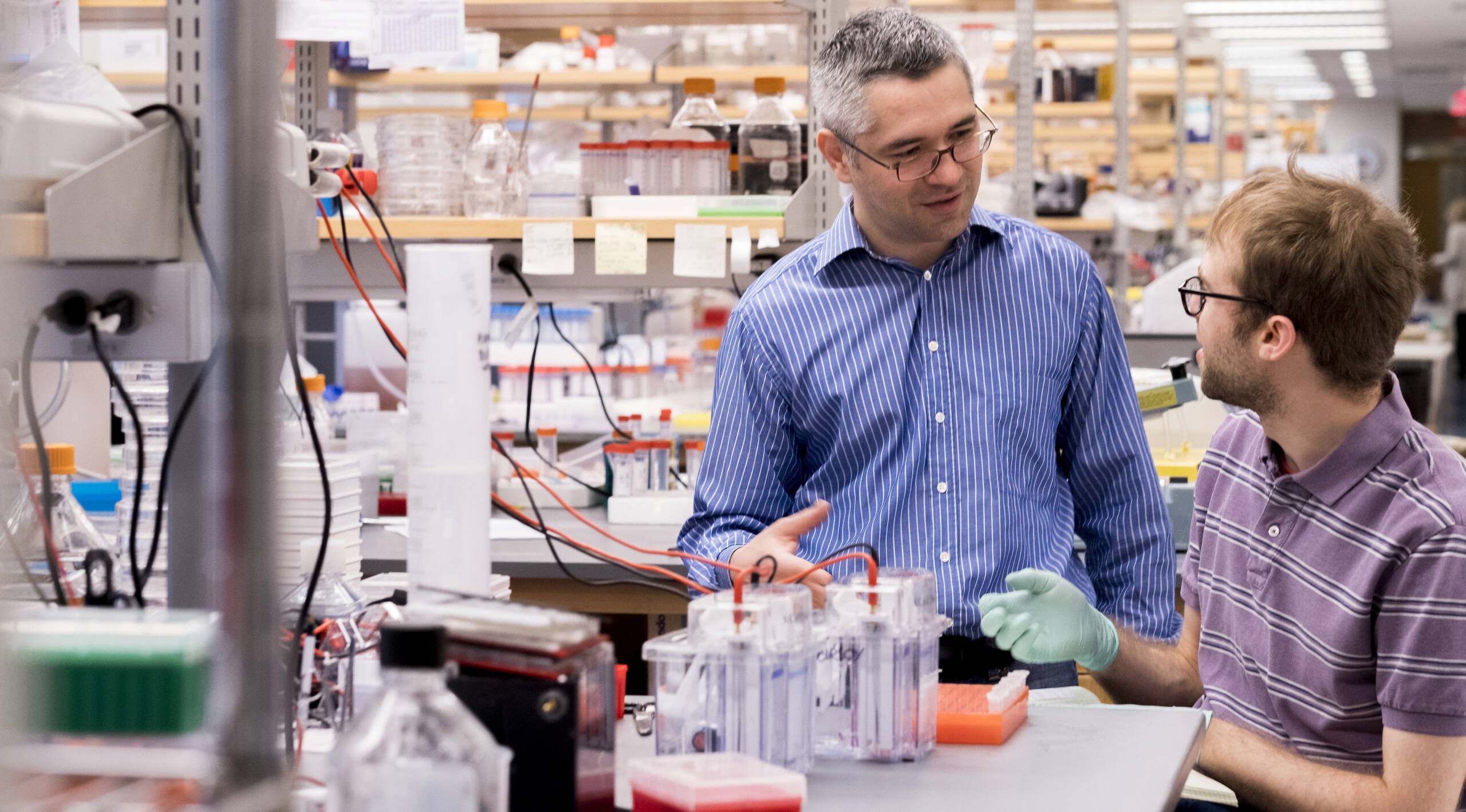 Kivanç Birsoy and Ross Weber in Birsoy lab