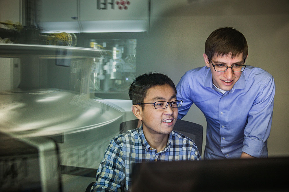 Alushin and lab member